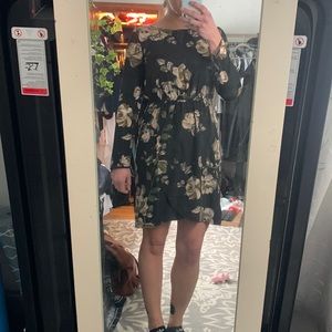 J Crew size 2 work dress. Band around wait to show figure!